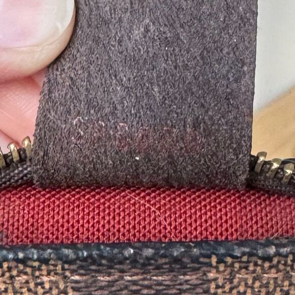 ✅AUTHENTIC✅LOUIS VUITTON TRUTH EBENE POUCH - Picture 12 of 14